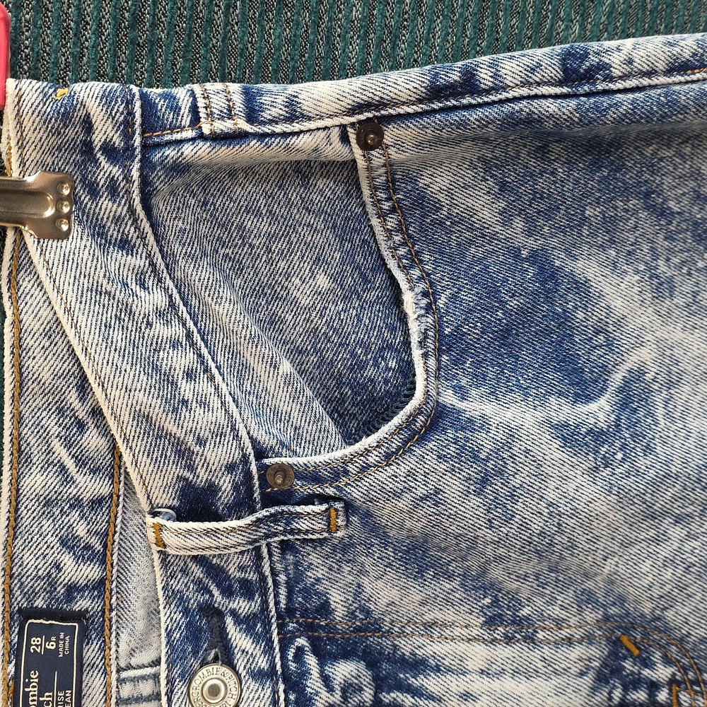 Abercrombie & Fitch 100% Cotton High Rise Mom Jeans - Picture 6 of 16